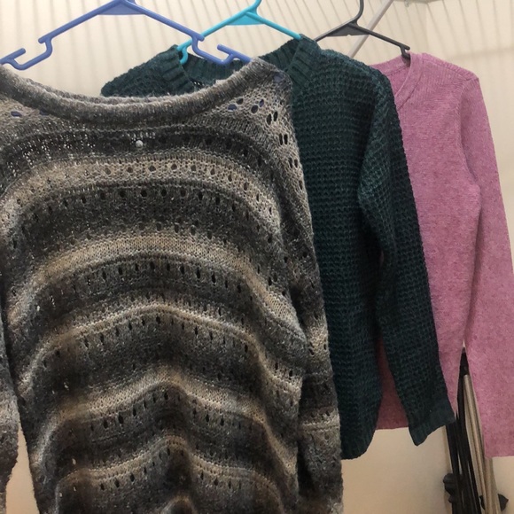 Sweaters - Picture 2 of 3